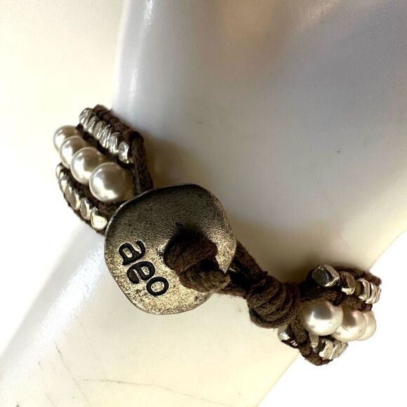 AEO faux pearl leather wrap bracelet - Picture 4 of 10